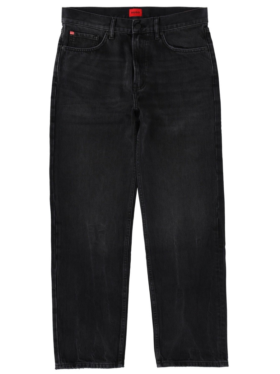 Discover the authentic Hugo men's JEANS WITH LOGO PATCH in Grey