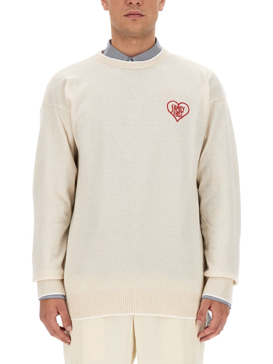 Discover the authentic FAMILY FIRST men's JERSEY WITH LOGO in White