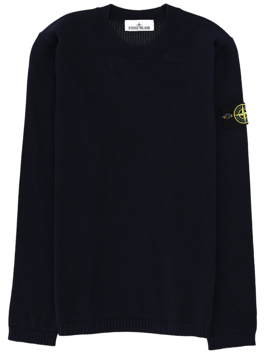 Elevate your look with the Stone Island men's JERSEY WITH LOGO in Blue