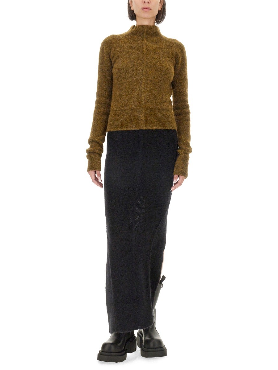 designed for dependable everyday comfort and versatile modern style.