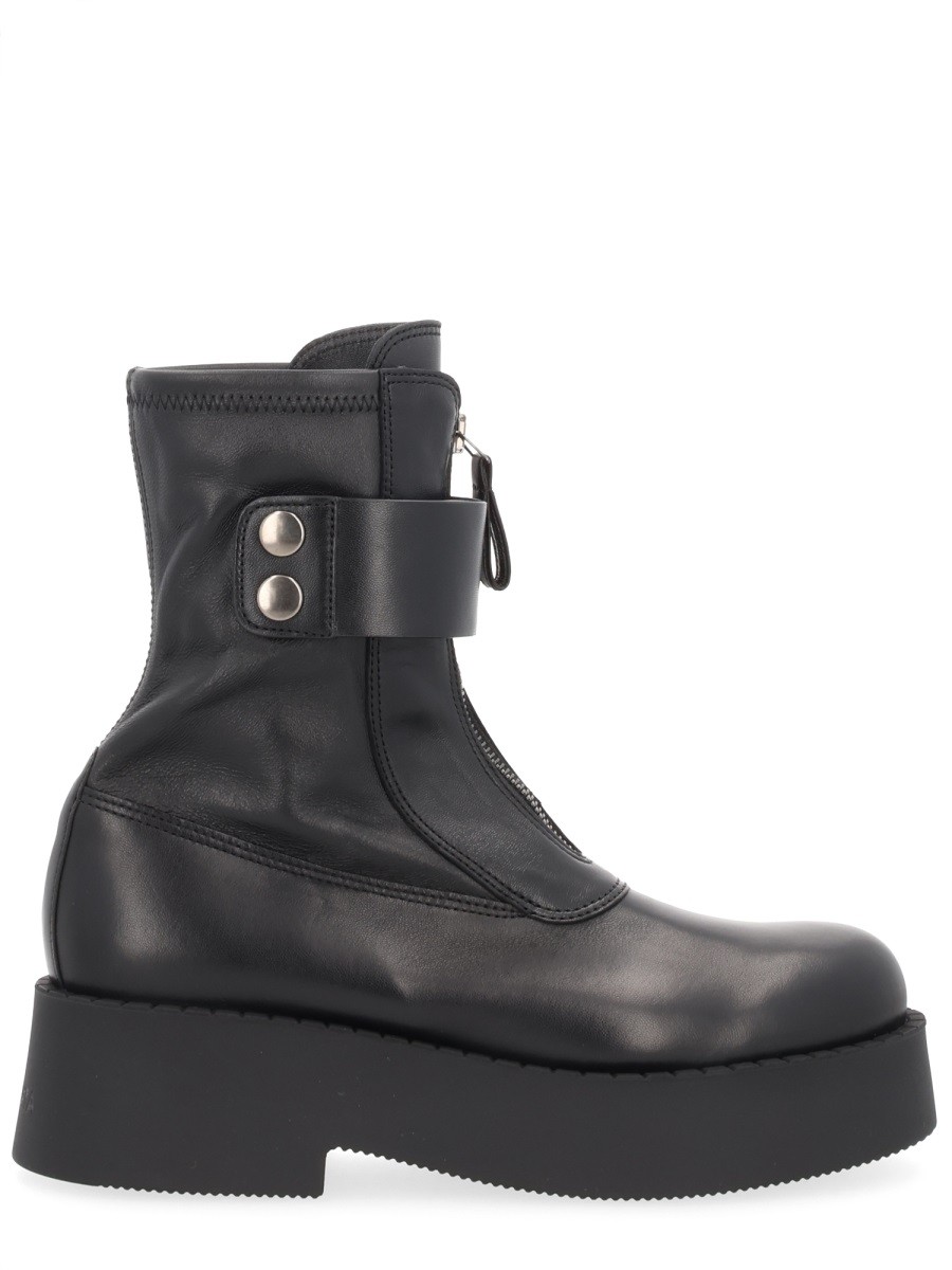 Refresh your wardrobe with the Premiata women's LEATHER BOOT in Black