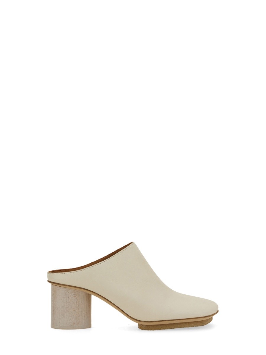 Discover the authentic UMA WANG women's LEATHER MULE. in White