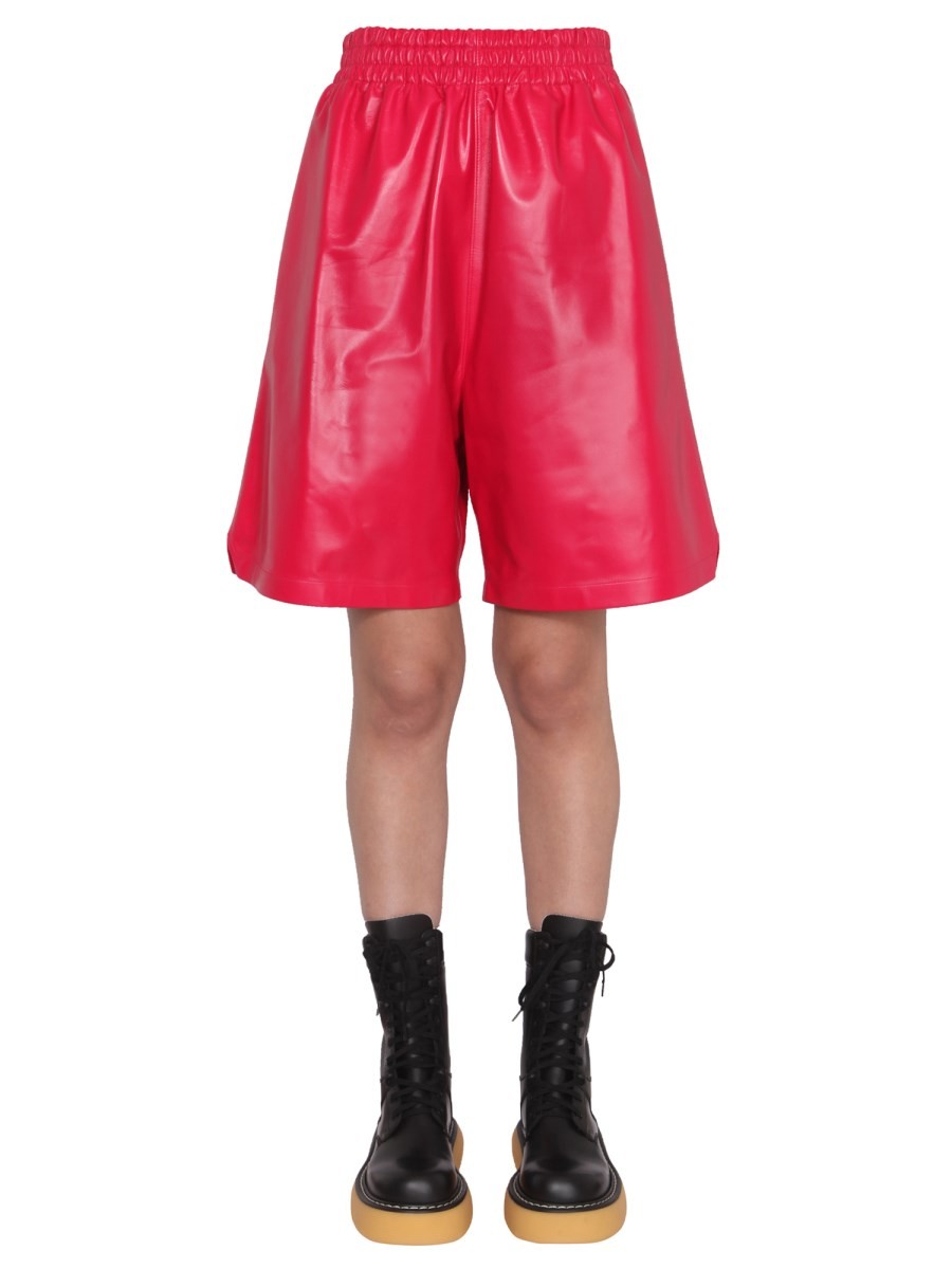 Discover the authentic Bottega Veneta women's LEATHER SHORTS in Red