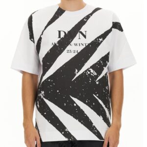 Refresh your wardrobe with the Dries Van Noten men's LOGO PRINT T-SHIRT in White