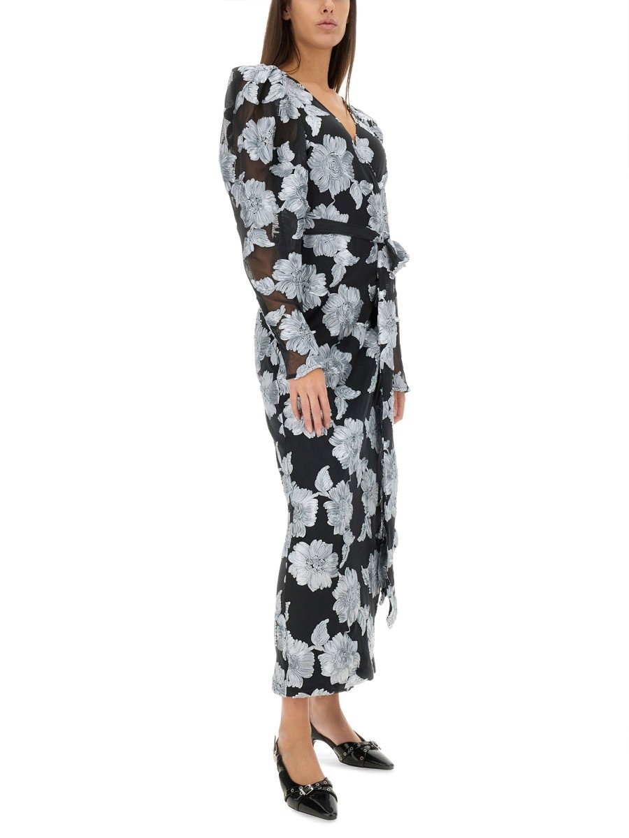 designed for dependable everyday comfort and versatile modern style.