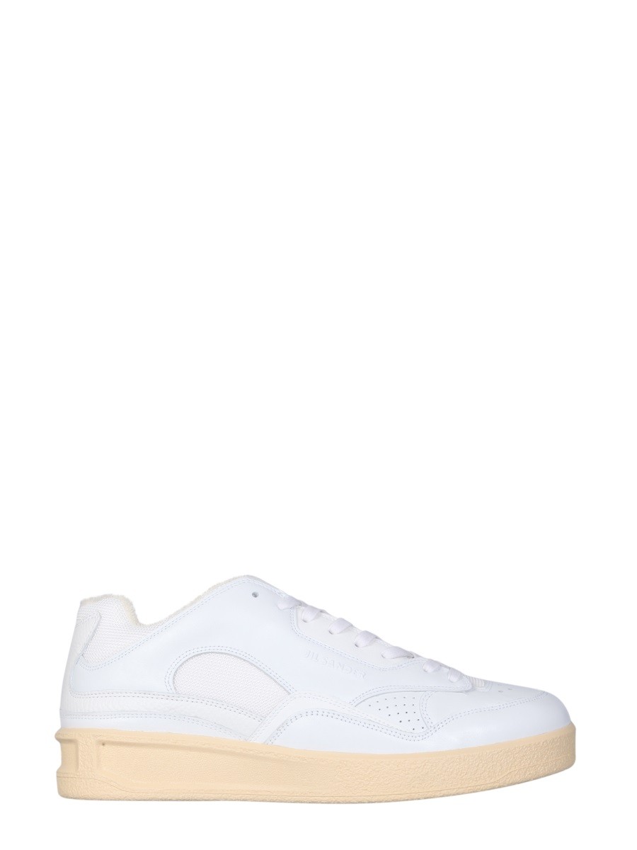 Refresh your wardrobe with the JIL SANDER men's LOW LEATHER SNEAKERS in White
