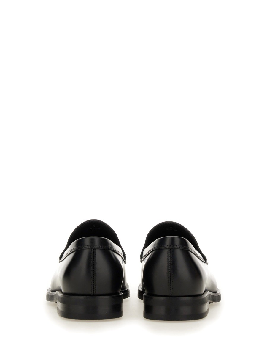 designed for dependable everyday comfort and versatile modern style.