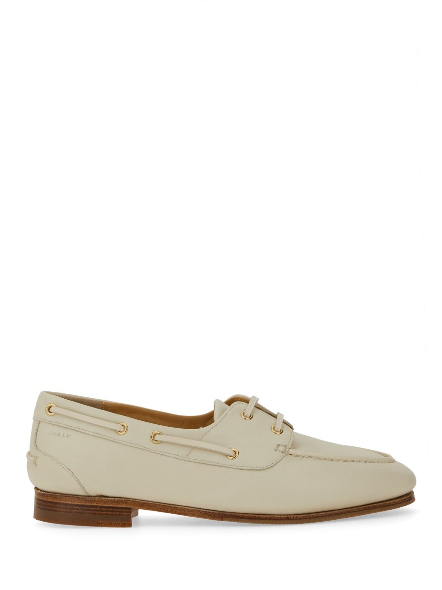 Discover the authentic Bally women's MOCCASIN "PATHY" in Ivory