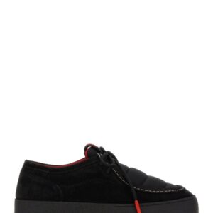 Discover the authentic Moon Boot unisex MTRACK WALLABY LOW in Black
