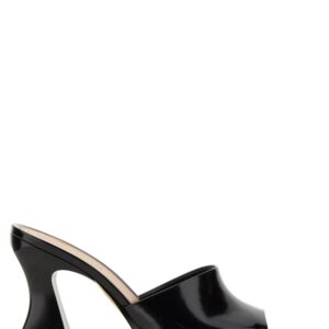 Refresh your wardrobe with the Bottega Veneta women's MULE "CHA-CHA" in Black