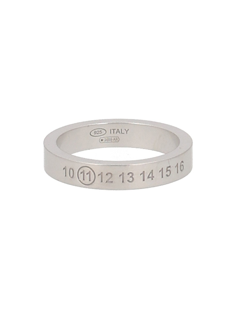 Refresh your wardrobe with the Maison Margiela men's "NUMERIC" RING in Grey