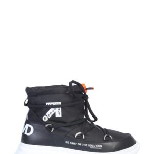Discover the authentic FORWARD unisex NYLON BOOT in Black