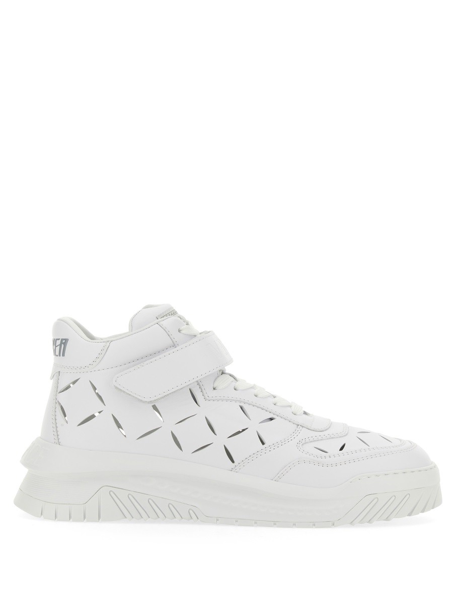 Discover the authentic Versace men's ODYSSEY SNEAKERS in White