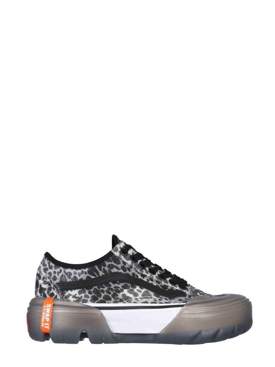 Discover the authentic Vans men's OLD SKOOL SNEAKER in Black