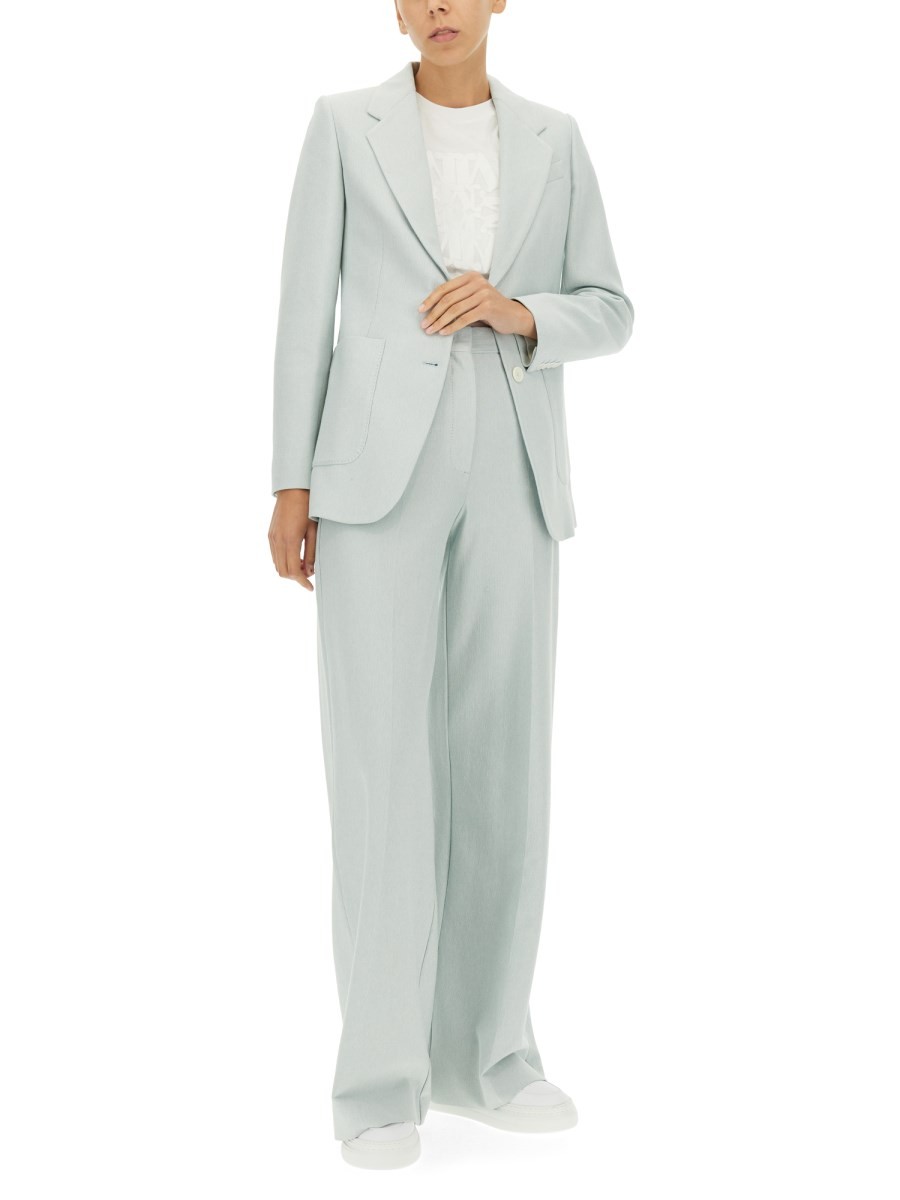 designed for dependable everyday comfort and versatile modern style.