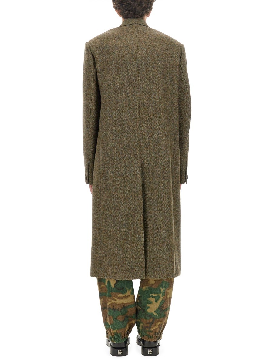 designed for dependable everyday comfort and versatile modern style.