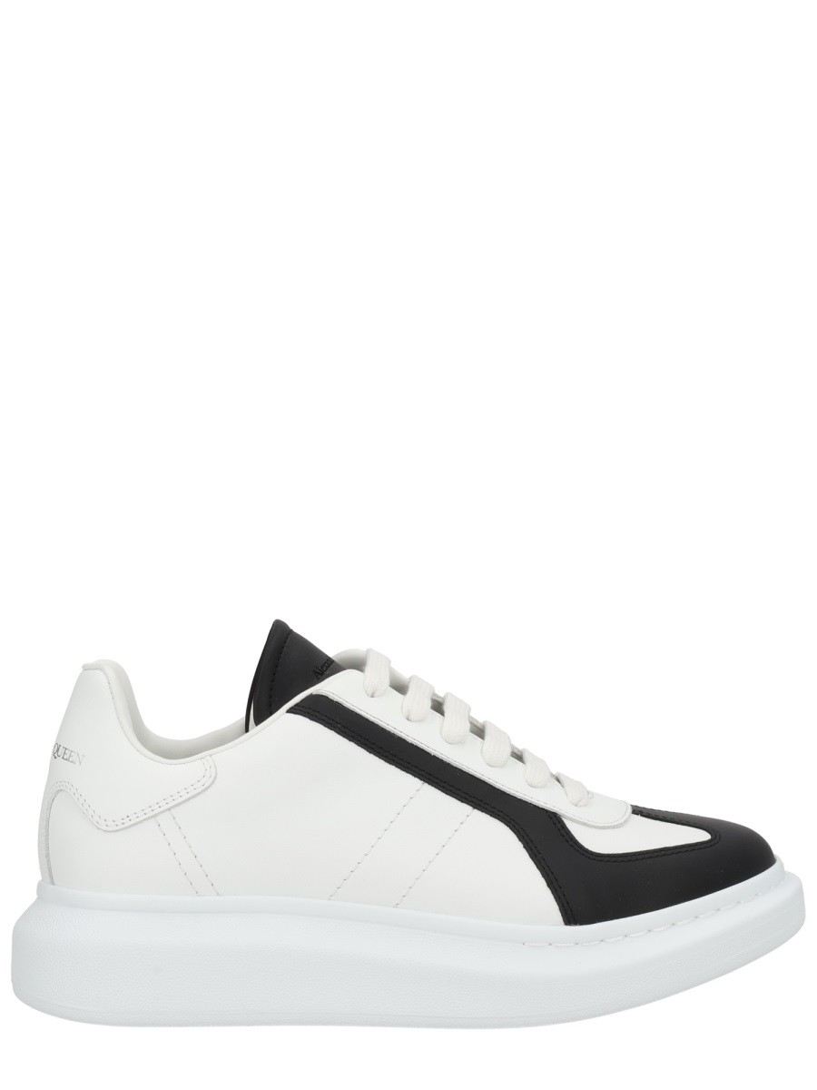 Refresh your wardrobe with the Alexander Mcqueen men's "OVERSIZE" SNEAKER in White