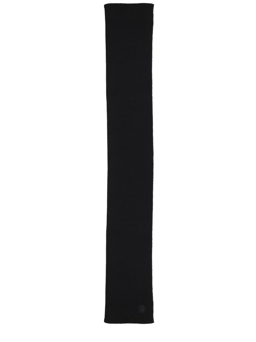 Refresh your wardrobe with the PARAJUMPERS unisex "PLAIN" SCARF in Black