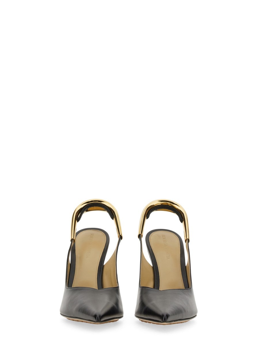 designed for dependable everyday comfort and versatile modern style.