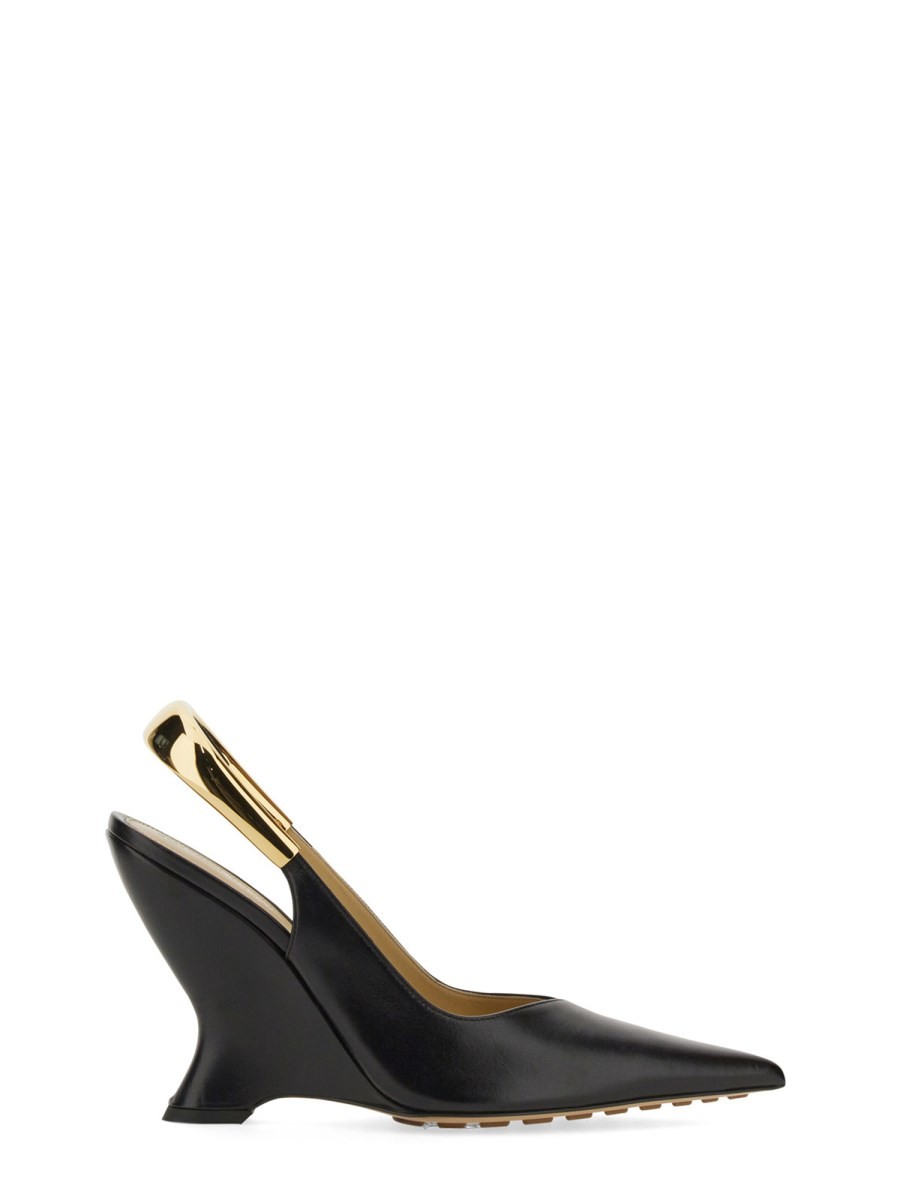 Discover the authentic Bottega Veneta women's POINTED SLINGBACK PUMPS in Black