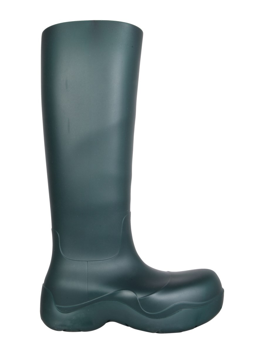 Discover the authentic Bottega Veneta women's PUDDLE BOOTS in GREEN