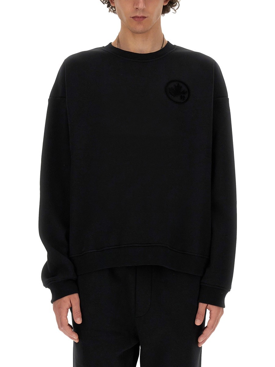 Refresh your wardrobe with the Dsquared2 men's RELAX FIT SWEATSHIRT in Black