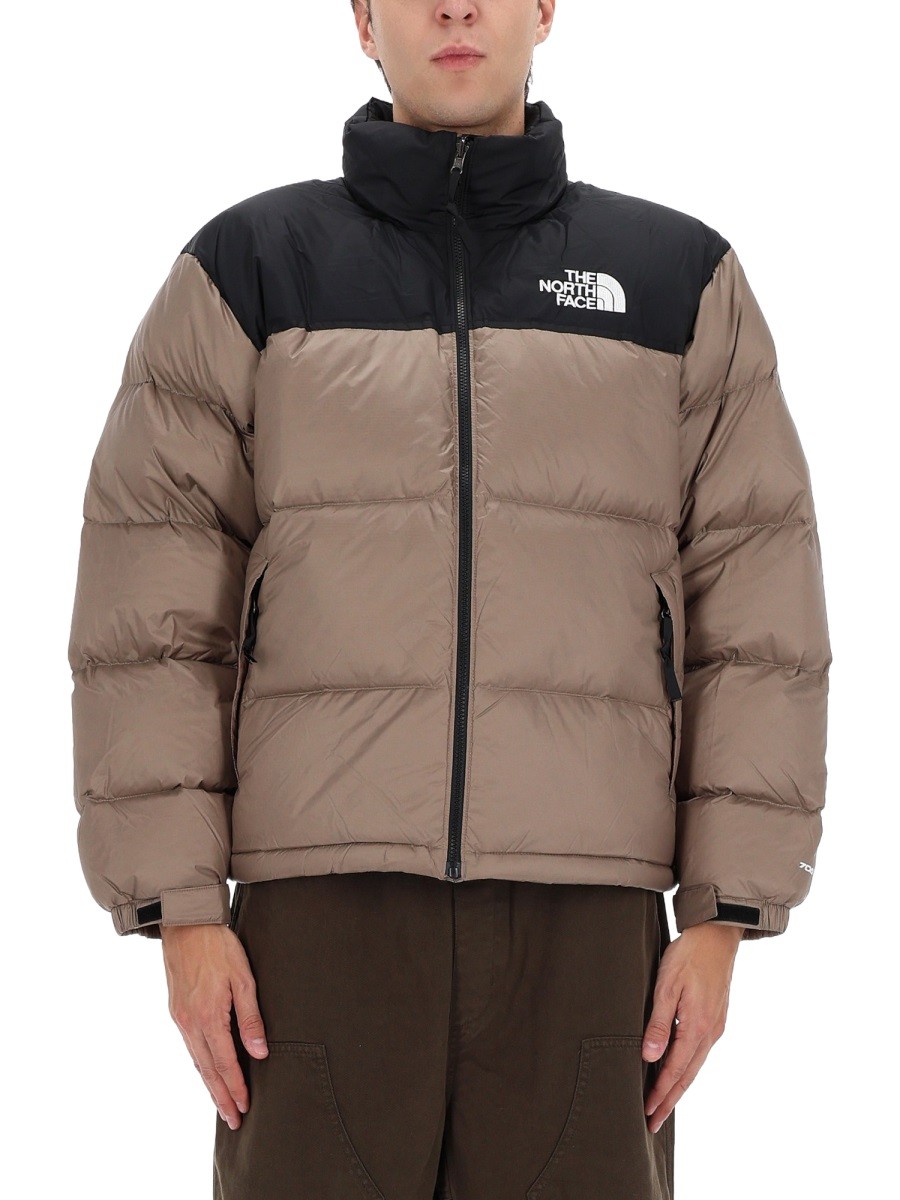 Explore the authentic The North Face men's "RETRO NUPTSE 1996" JACKET in Brown