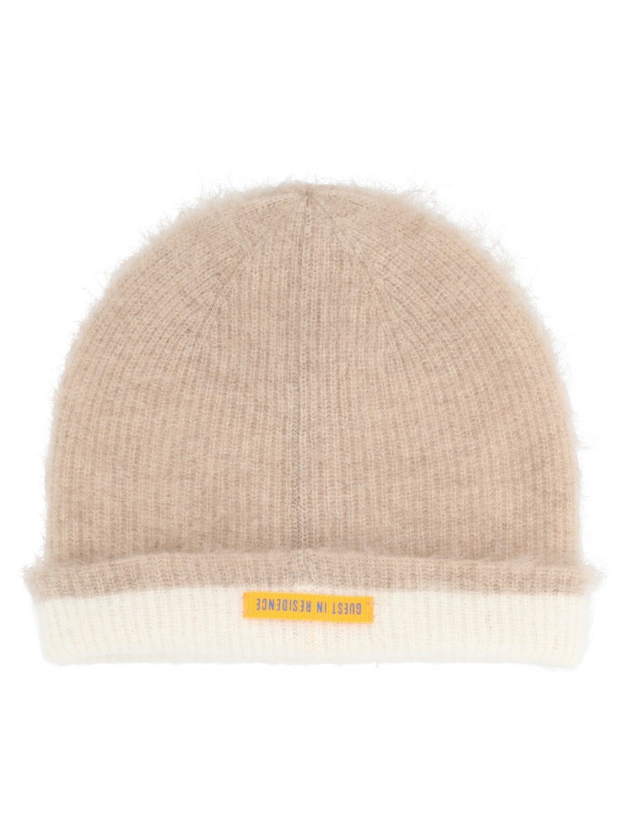 Refresh your wardrobe with the GUEST IN RESIDENCE women's REVERSIBLE CAP in beige