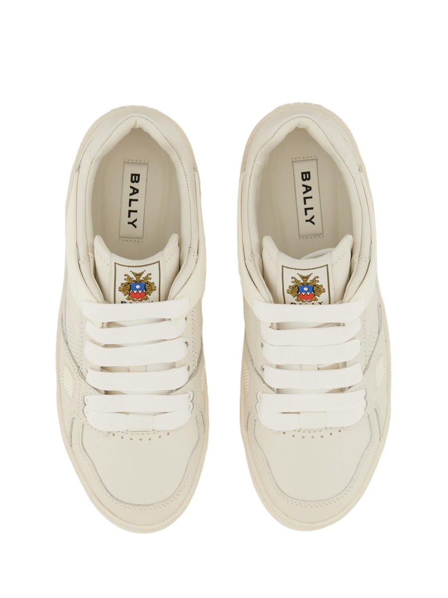 designed for dependable everyday comfort and versatile modern style.