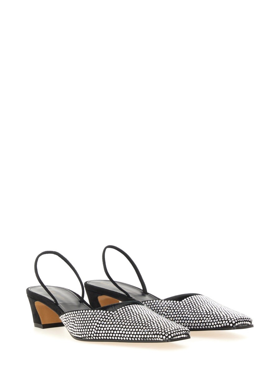 designed for dependable everyday comfort and versatile modern style.