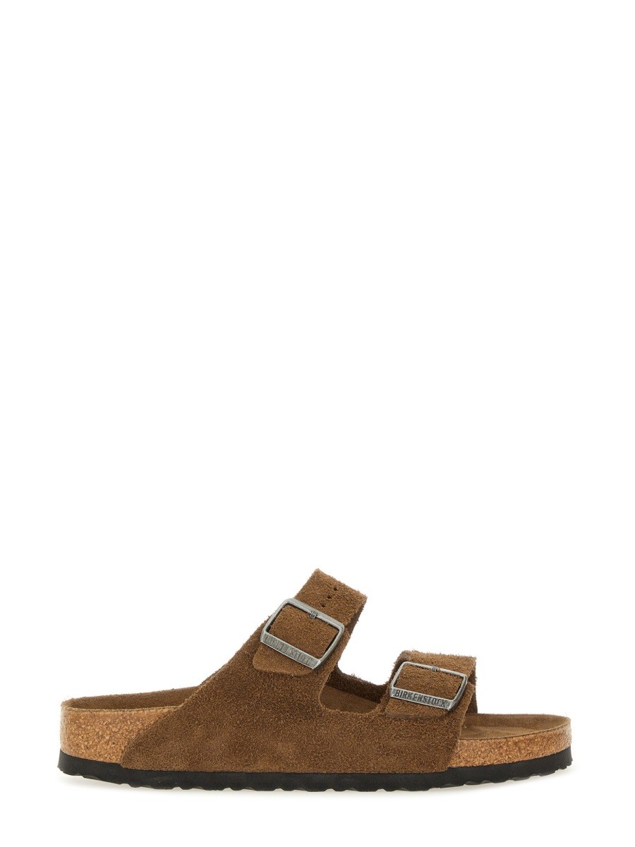 Refresh your wardrobe with the Birkenstock unisex SANDALO "ARIZONA" in Brown