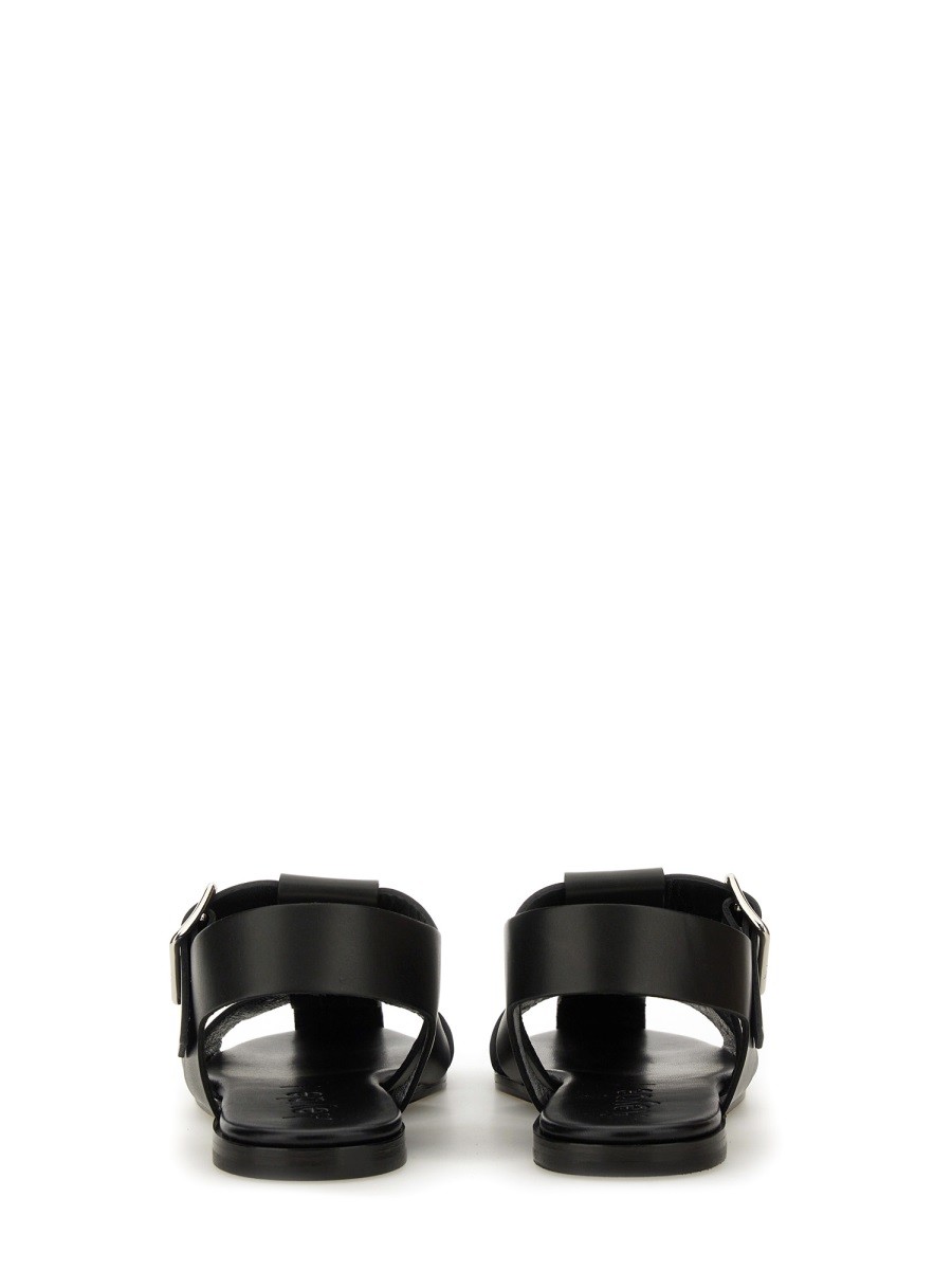 offering signature designer craftsmanship and timeless appeal.