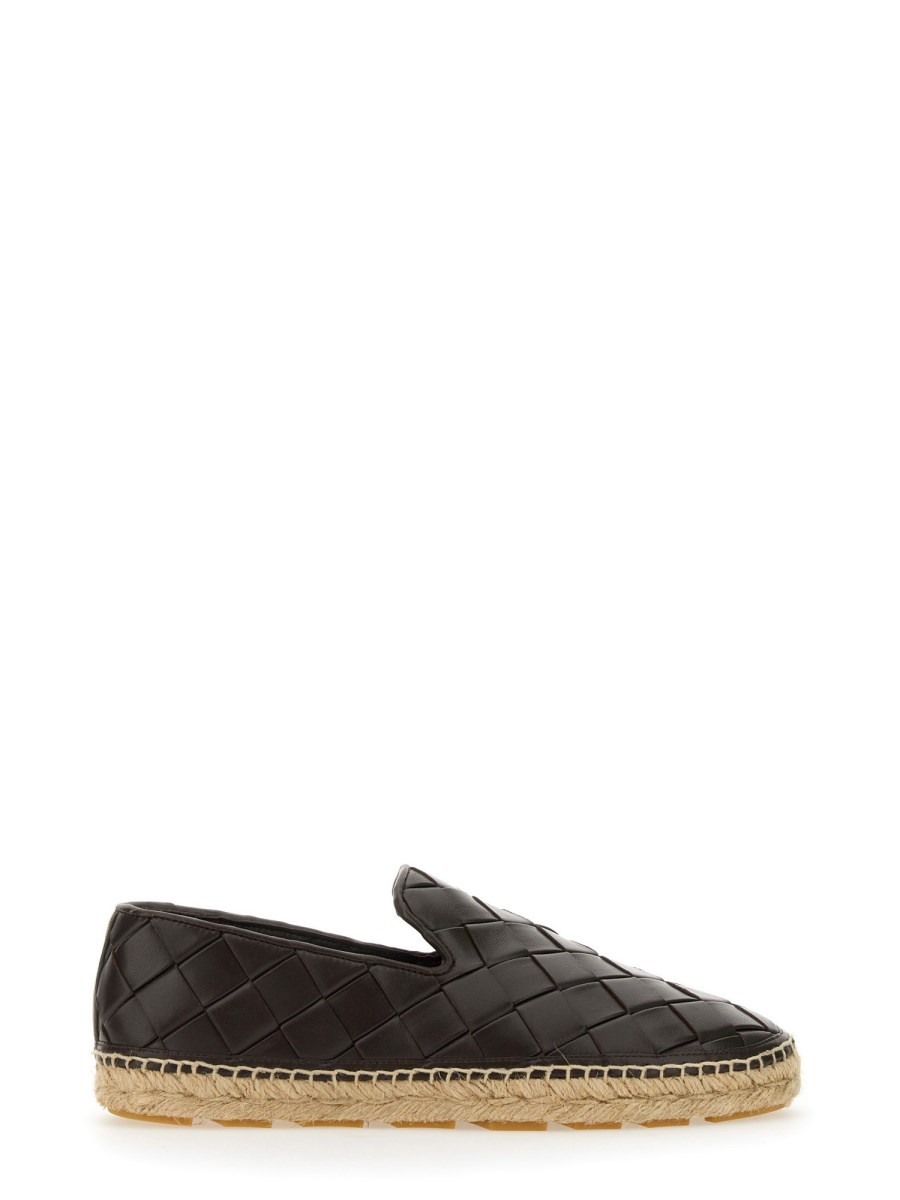 Refresh your wardrobe with the Bottega Veneta women's "SAWYER" SNEAKER in Brown