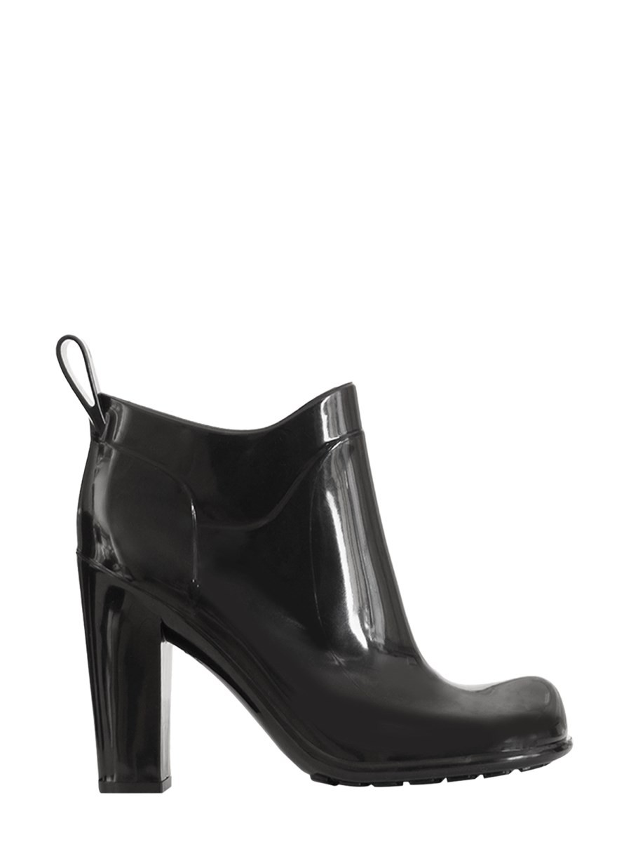 Discover the authentic Bottega Veneta women's SHINE BOOT in Black