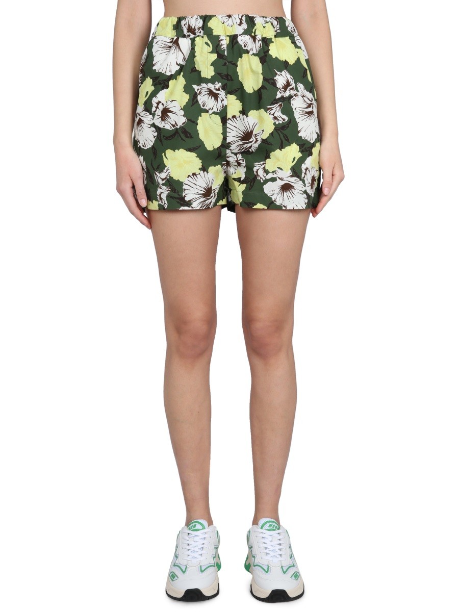 Refresh your wardrobe with the msgm women's SHORTS WITH ELASTIC in MULTICOLOUR