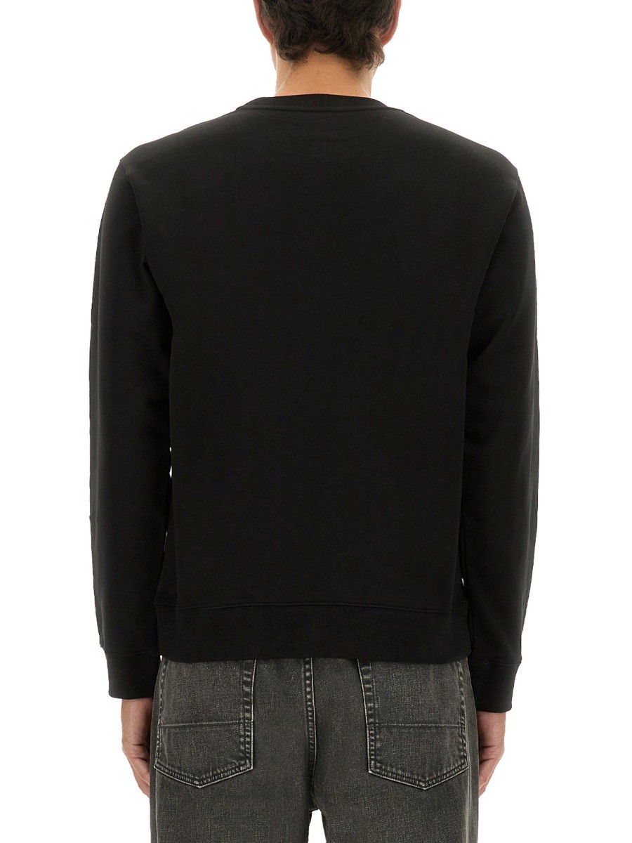 designed for dependable everyday comfort and versatile modern style.