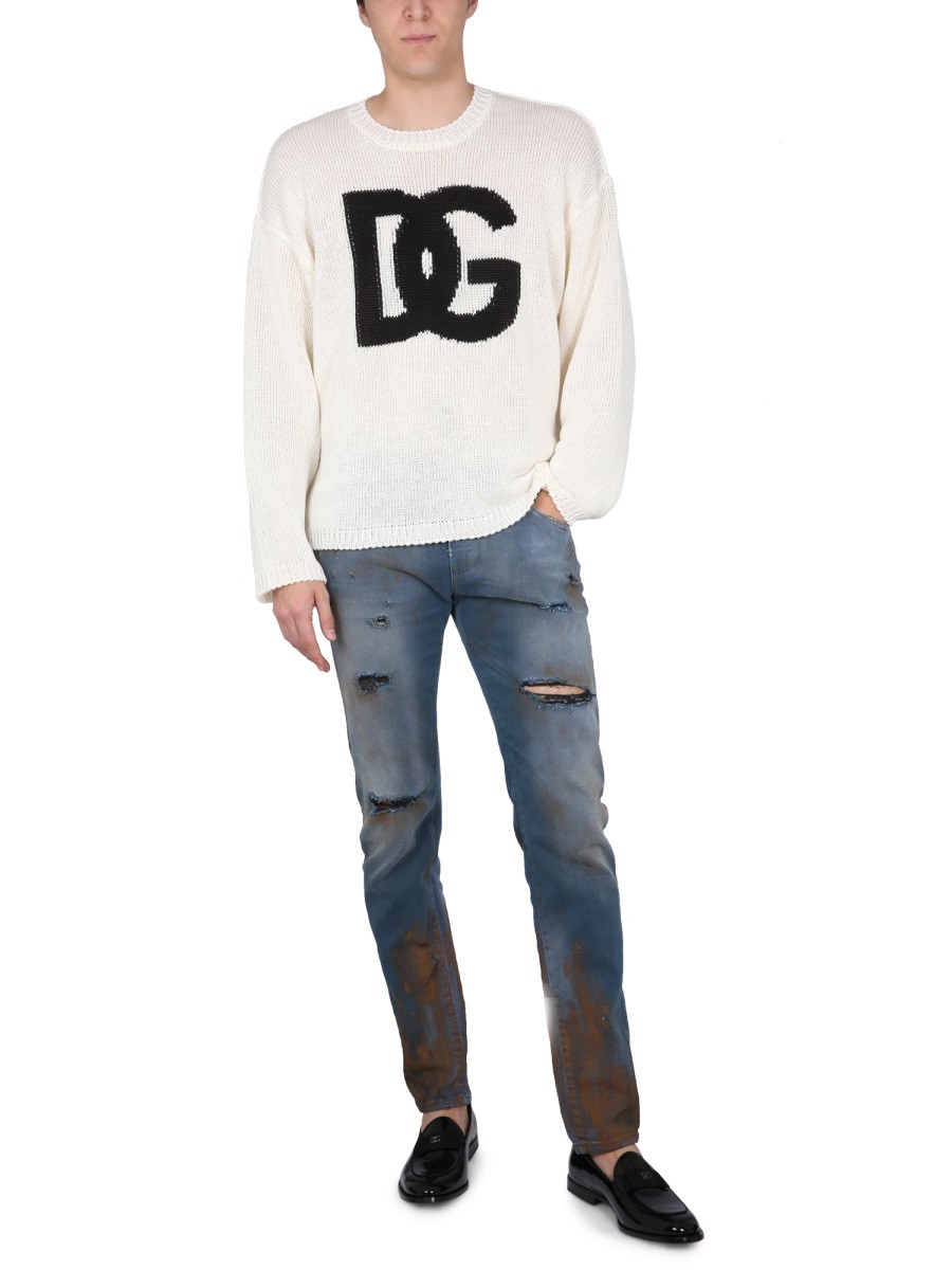 designed for dependable everyday comfort and versatile wardrobe styling.