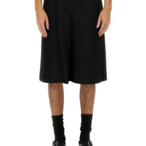Explore the authentic Alexander Mcqueen men's SKULL JACQUARD PATTERN SHORTS in Black