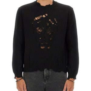 Refresh your wardrobe with the Alexander Mcqueen men's "SKULL" SHIRT in Black