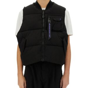 Refresh your wardrobe with the ALPHA INDUSTRIES unisex SLEEVELESS "MA-1" in Black