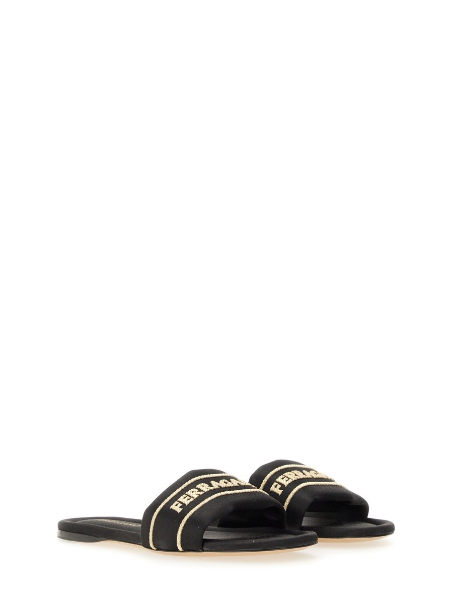 designed for dependable everyday comfort and versatile modern style.