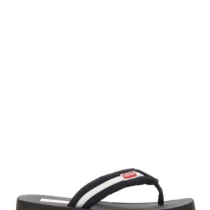 Elevate your look with the Kenzo men's SLIDE SANDAL WITH LOGO in Black