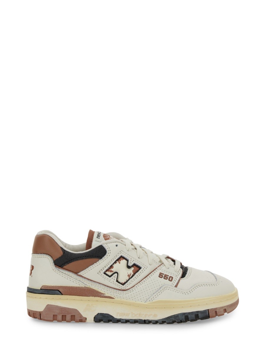 Elevate your look with the New Balance unisex SNEAKER "550" in White