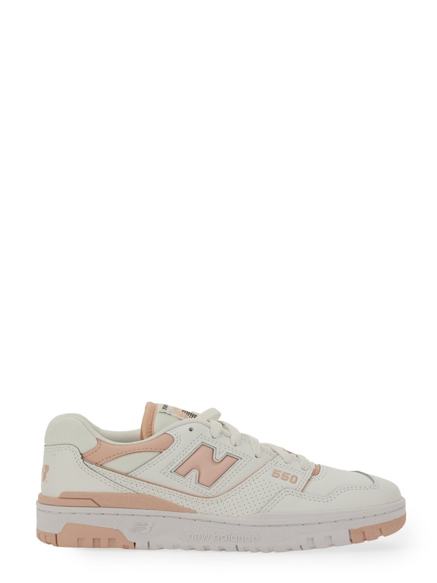 Refresh your wardrobe with the New Balance women's SNEAKER "550" in White