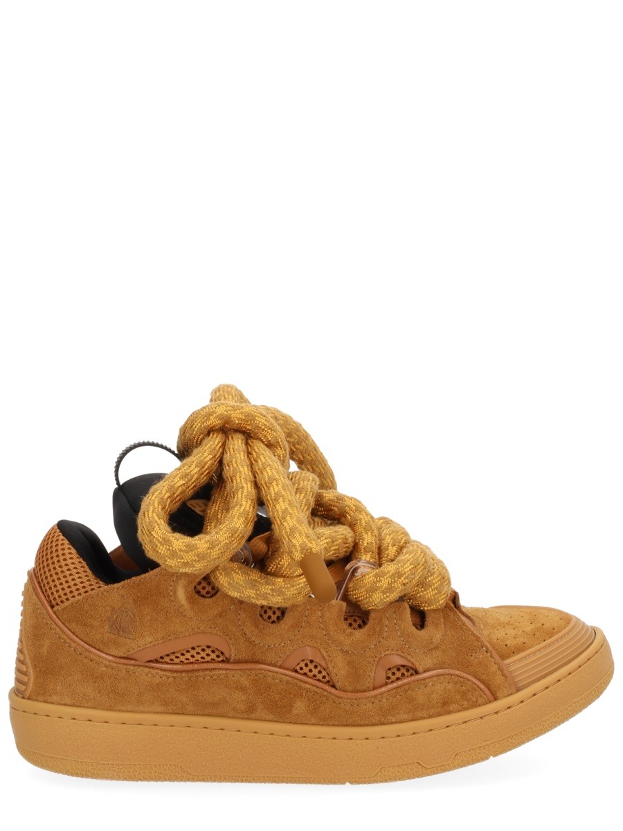 Refresh your wardrobe with the Lanvin unisex SNEAKER "CURB" in Brown