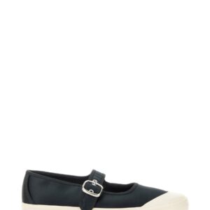 Refresh your wardrobe with the Vans women's SNEAKER MARY JANE LOW "PRO" in Black
