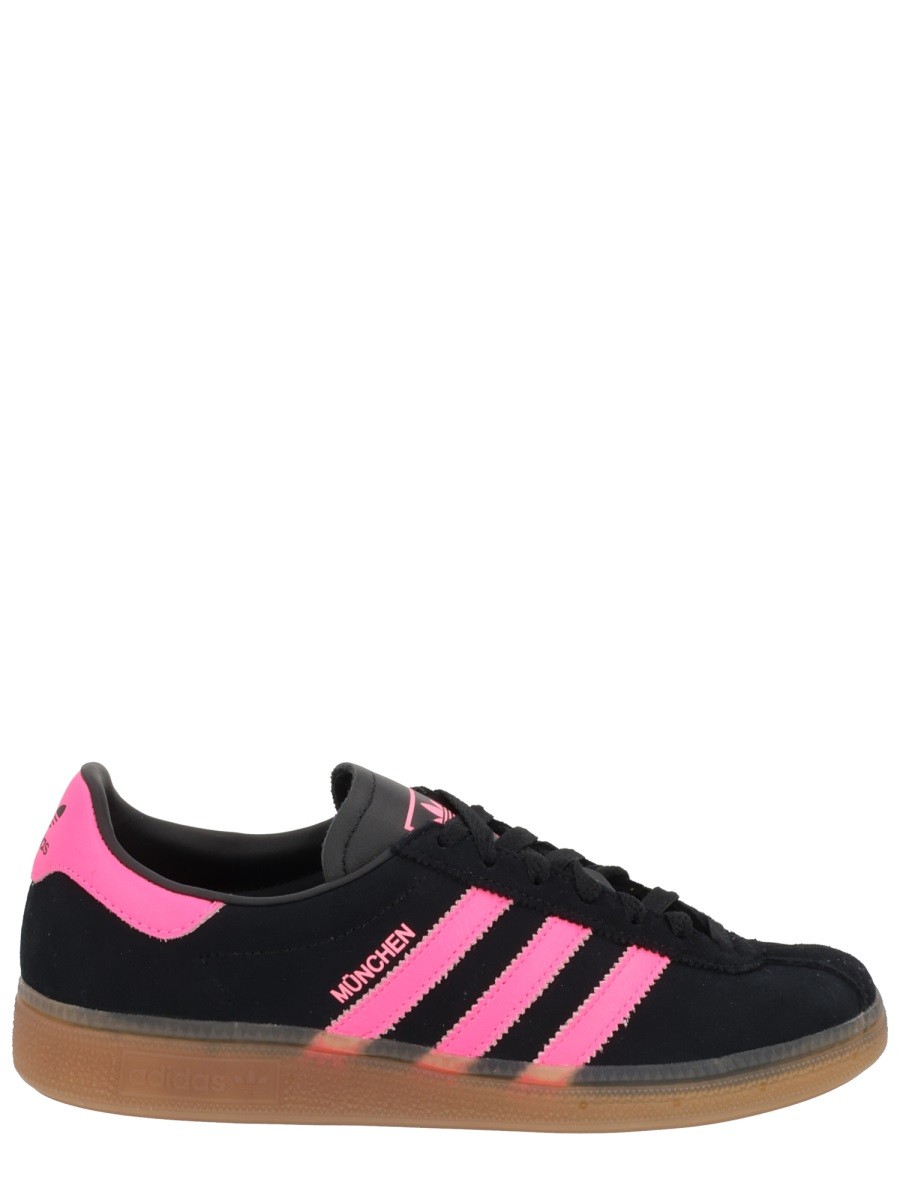 Discover the authentic ADIDAS ORIGINALS women's SNEAKER "MUENCHEN" in Black
