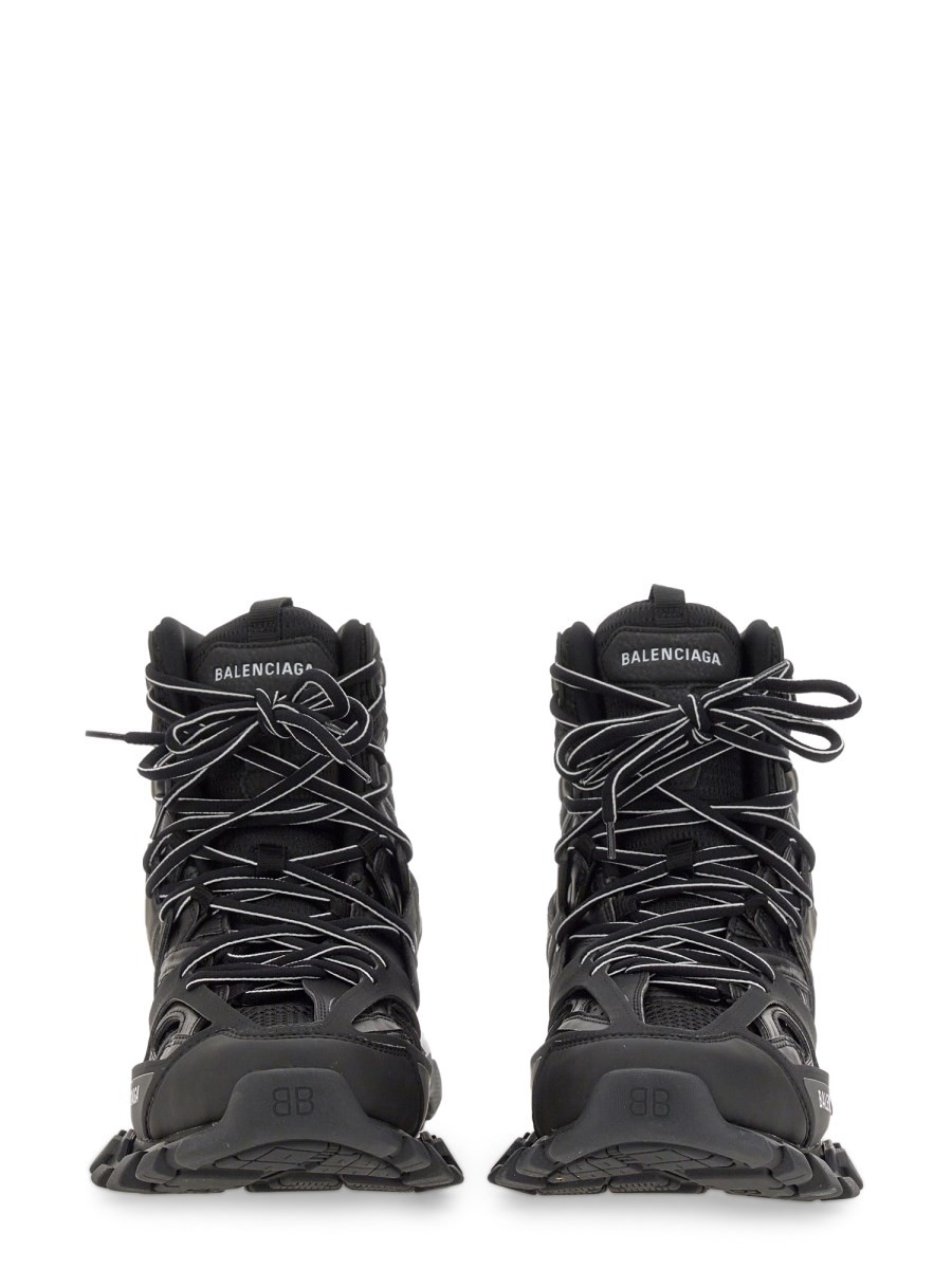 designed for dependable everyday comfort and versatile modern style.