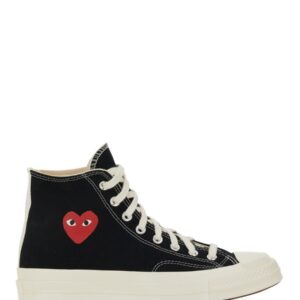 Explore the authentic COMME DES GARCONS PLAY CONVERSE unisex SNEAKER WITH LOGO in Black