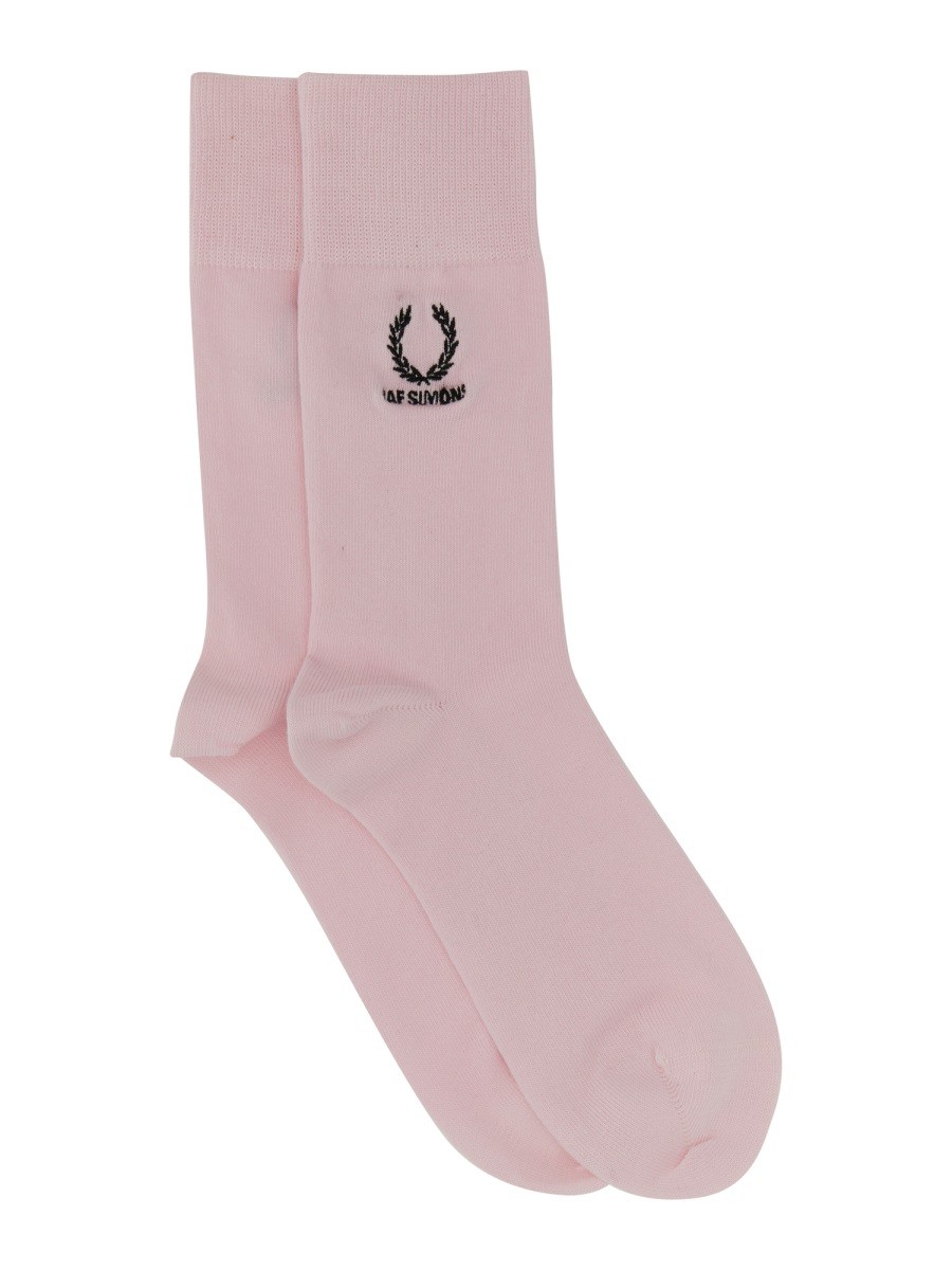 Discover the authentic FRED PERRY X RAF SIMONS women's SOCKS WITH LOGO EMBROIDERY in Pink